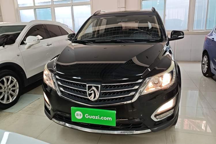 Used Baojun 560 2015 1.8L manual luxury version Front