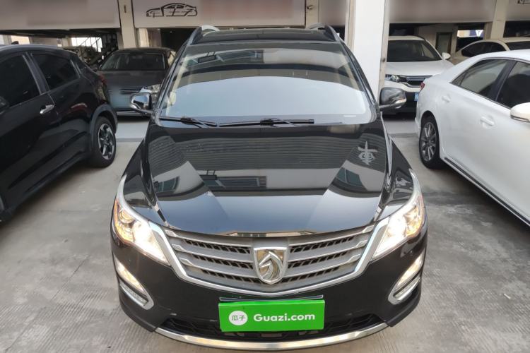 Used Baojun 560 2015 1.8L manual luxury version Front