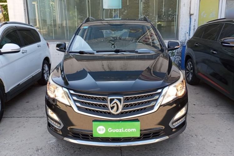 Used Baojun 560 2015 1.8L manual luxury version Front