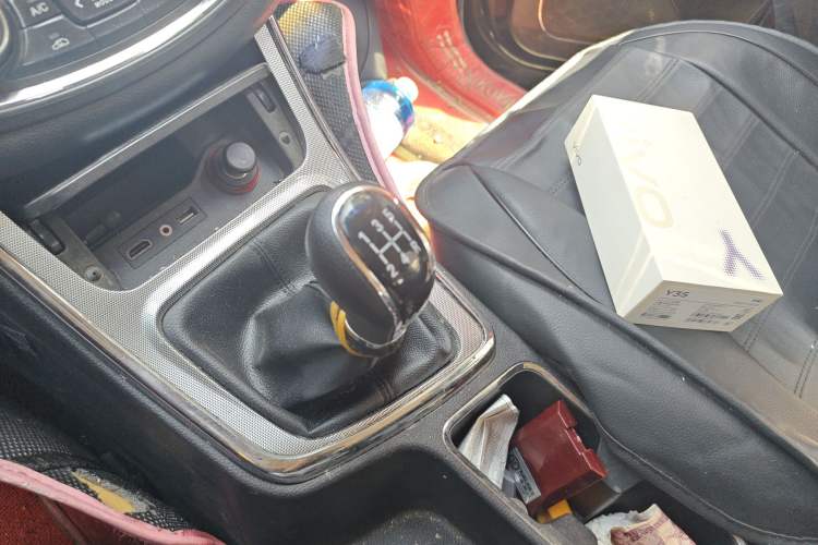 Used Baojun 560 2015 1.8L Manual Elite Edition Gear Lever