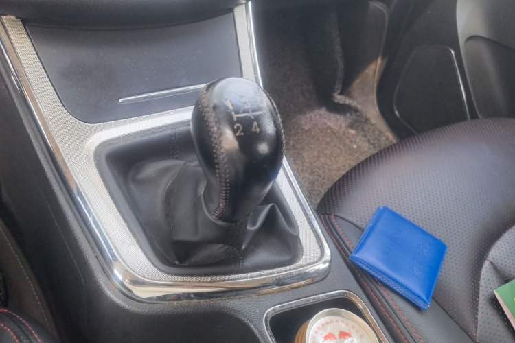Used Baojun 560 2015 1.8L manual luxury version Gear Lever