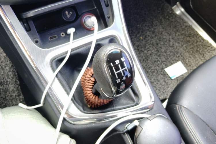 Used Baojun 560 2015 1.8L Manual Elite Edition Gear Lever