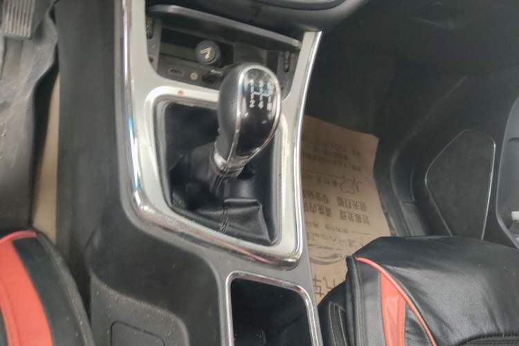 Used Baojun 560 2015 1.8L Manual Elite Edition Gear Lever