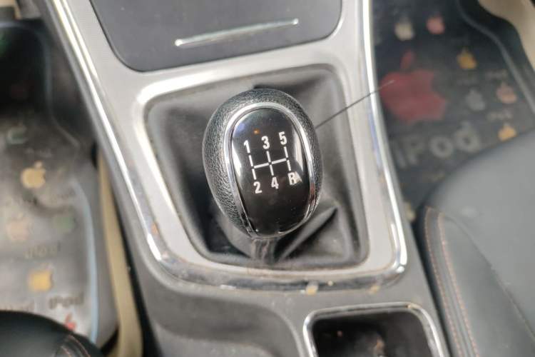 Used Baojun 560 2015 1.8L Manual Elite Edition Gear Lever