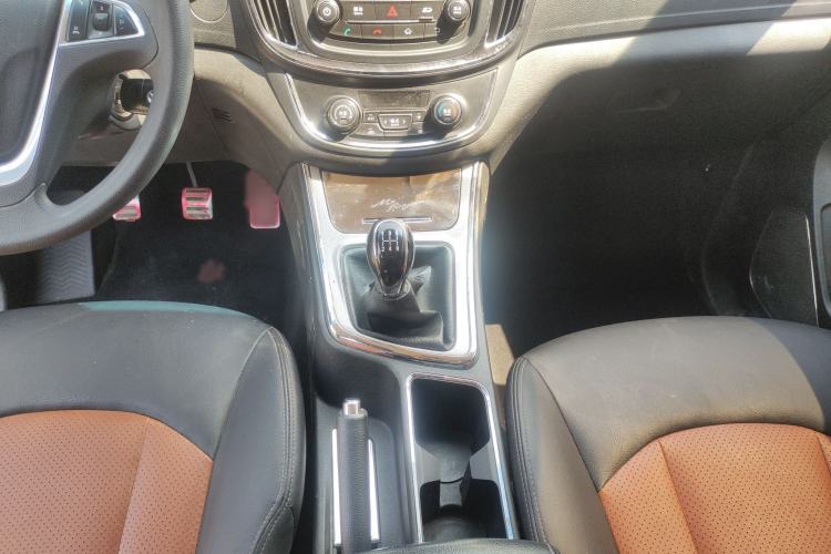 Used Baojun 560 2015 1.8L Manual Elite Edition Gear Lever