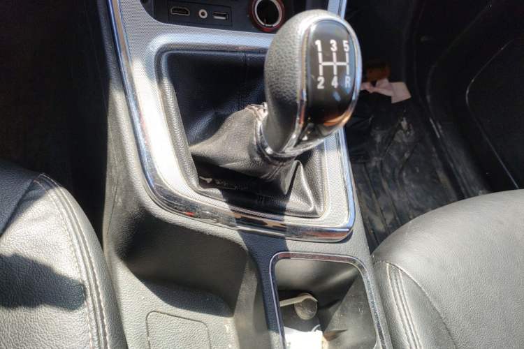 Used Baojun 560 2015 1.8L Manual Elite Edition Gear Lever