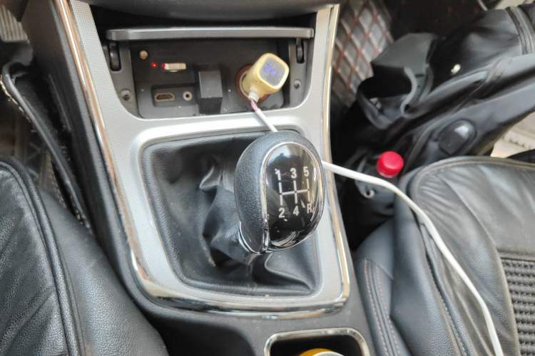 Used Baojun 560 2015 1.8L Manual Elite Edition Gear Lever