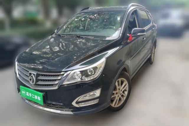 Used Baojun 560 2015 1.8L manual Comfort trim level