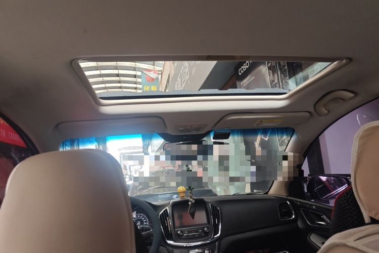 Used Baojun 560 2015 1.8L manual luxury version Headliner