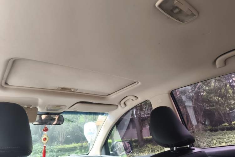 Used Baojun 560 2015 1.8L manual luxury version Headliner