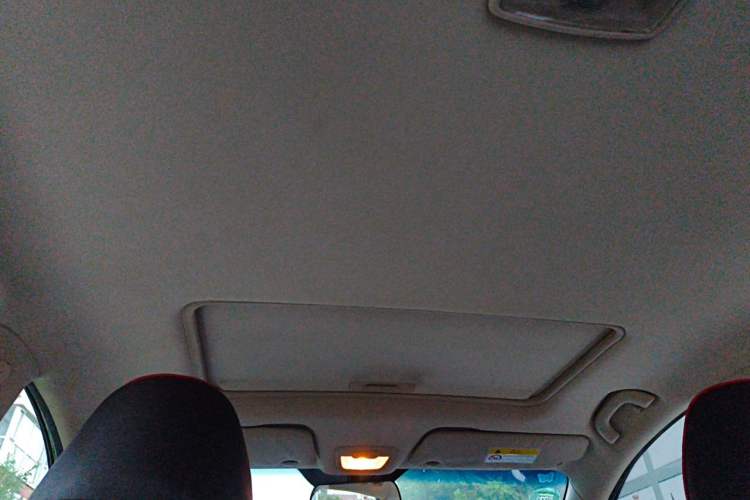 Used Baojun 560 2015 1.8L manual luxury version Headliner