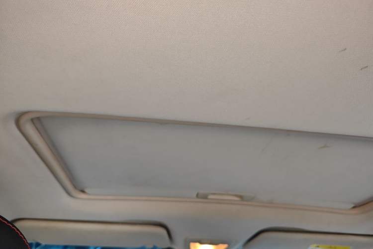 Used Baojun 560 2015 1.8L manual luxury version Headliner