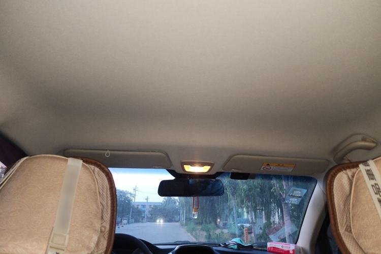 Used Baojun 560 2015 1.8L manual Comfort trim level Headliner