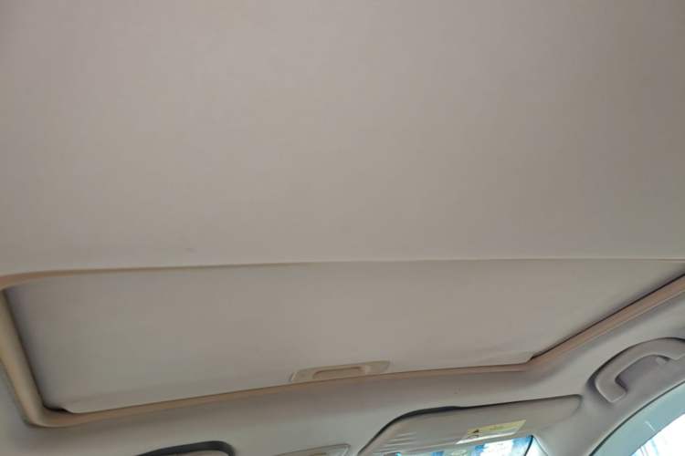Used Baojun 560 2015 1.8L manual luxury version Headliner