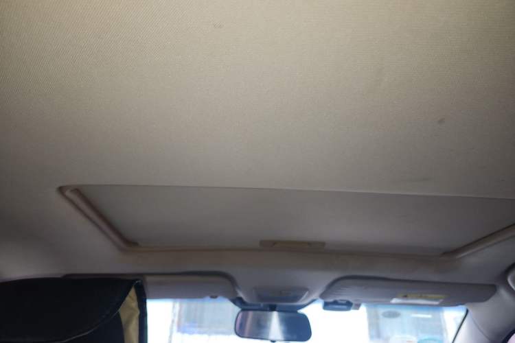 Used Baojun 560 2015 1.8L manual luxury version Headliner