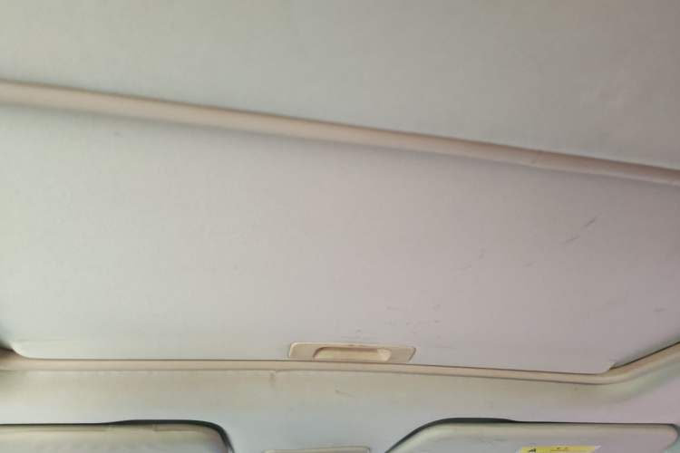 Used Baojun 560 2015 1.8L manual luxury version Headliner