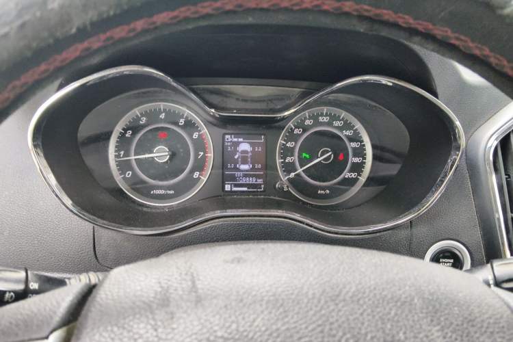 Used Baojun 560 2015 1.8L manual luxury version Instrument Cluster