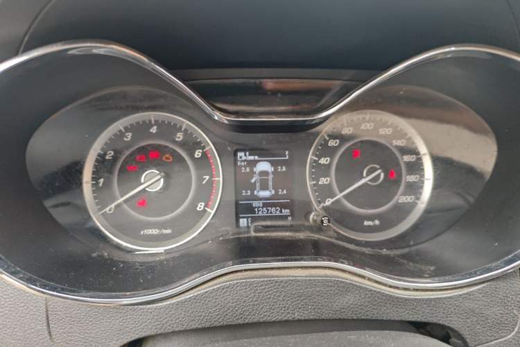 Used Baojun 560 2015 1.8L manual luxury version Instrument Cluster