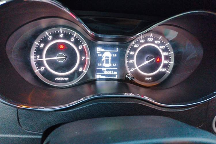 Used Baojun 560 2015 1.8L manual luxury version Instrument Cluster