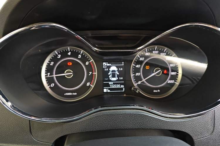 Used Baojun 560 2015 1.8L manual luxury version Instrument Cluster