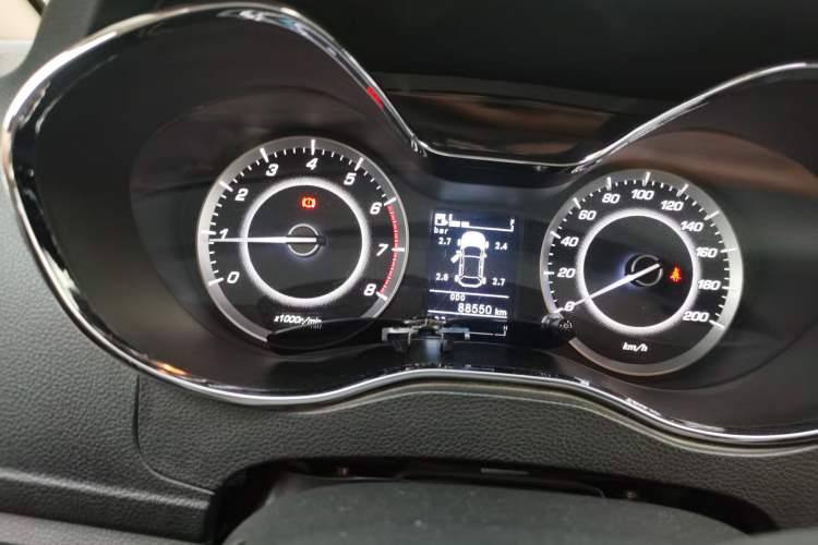 Used Baojun 560 2015 1.8L manual luxury version Instrument Cluster