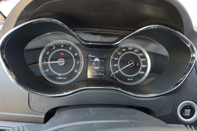 Used Baojun 560 2015 1.8L manual luxury version Instrument Cluster
