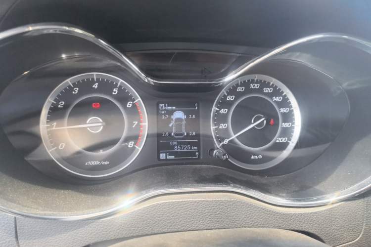 Used Baojun 560 2015 1.8L manual luxury version Instrument Cluster