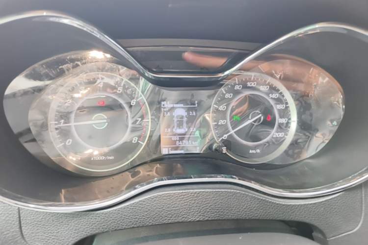 Used Baojun 560 2015 1.8L manual luxury version Instrument Cluster