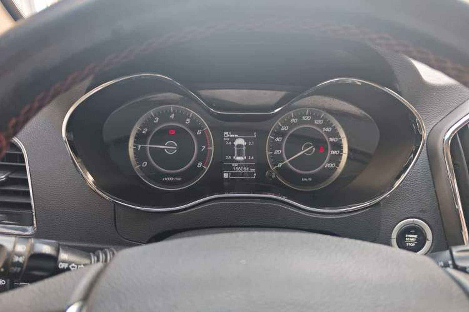 Used Baojun 560 2015 1.8L manual luxury version Instrument Cluster