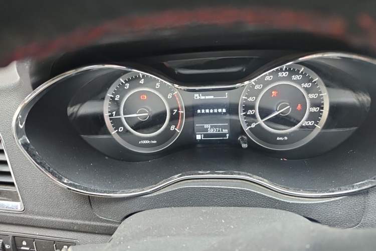 Used Baojun 560 2015 1.8L manual luxury version Instrument Cluster
