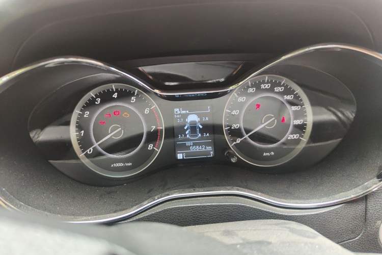 Used Baojun 560 2015 1.8L manual luxury version Instrument Cluster
