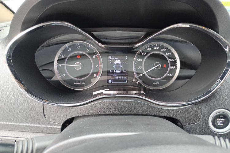 Used Baojun 560 2015 1.8L manual luxury version Instrument Cluster