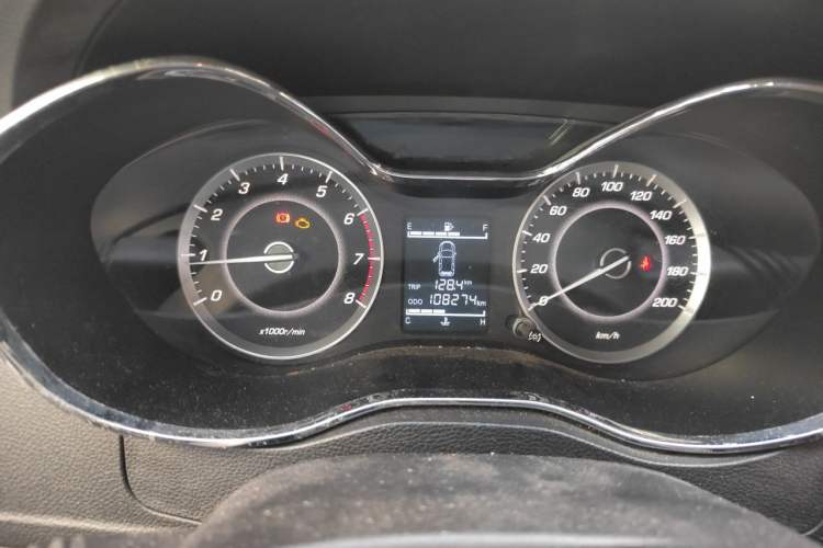 Used Baojun 560 2015 1.8L manual Comfort trim level Instrument Cluster