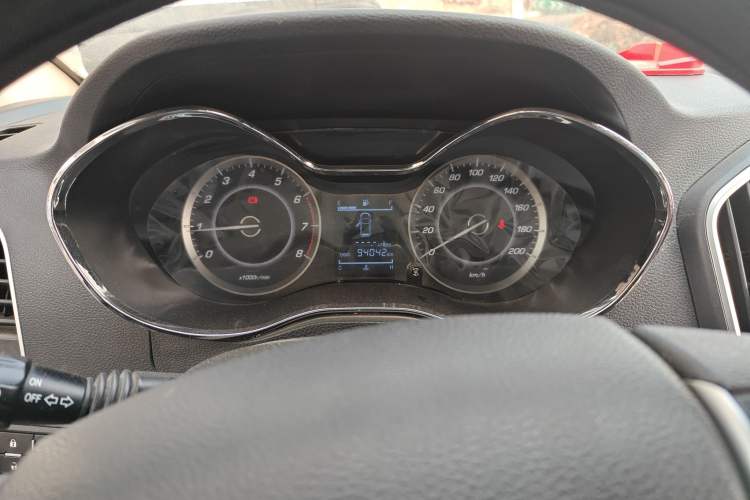 Used Baojun 560 2015 1.8L manual Comfort trim level Instrument Cluster