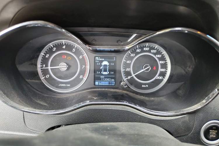 Used Baojun 560 2015 1.8L manual luxury version Instrument Cluster
