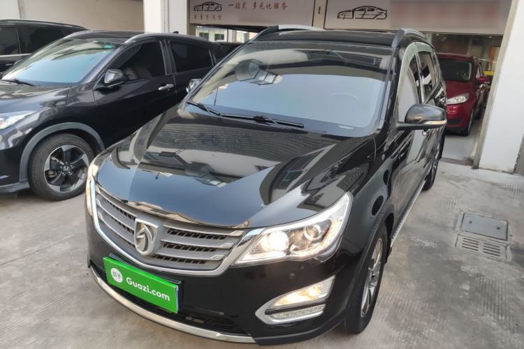 Used Baojun 560 2015 1.8L manual luxury version Left Front Headlight
