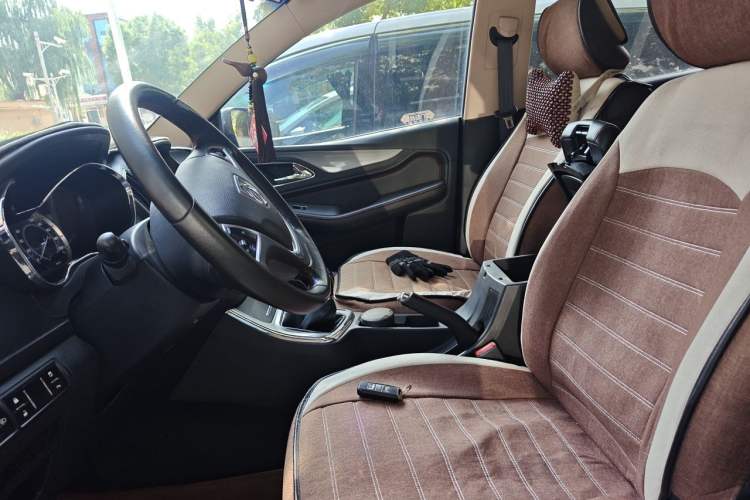 Used Baojun 560 2015 1.8L manual luxury version Left Front Seat