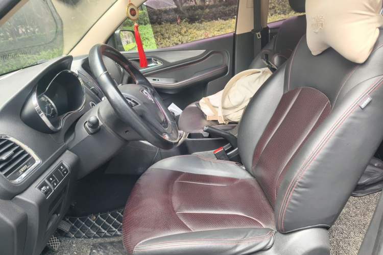 Used Baojun 560 2015 1.8L manual luxury version Left Front Seat