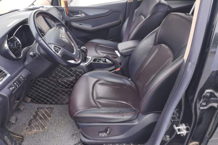 Used Baojun 560 2015 1.8L manual luxury version Left Front Seat