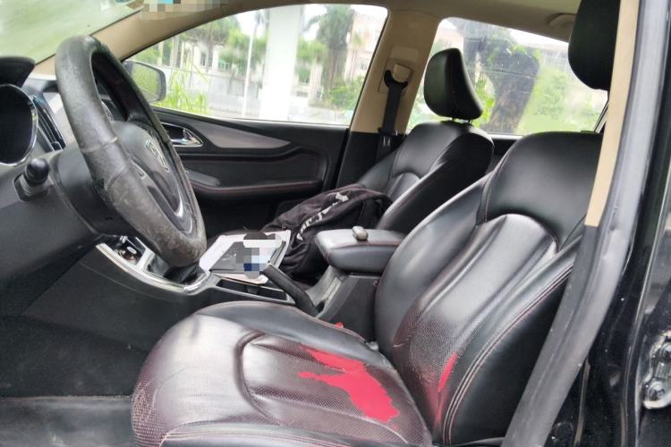 Used Baojun 560 2015 1.8L manual luxury version Left Front Seat