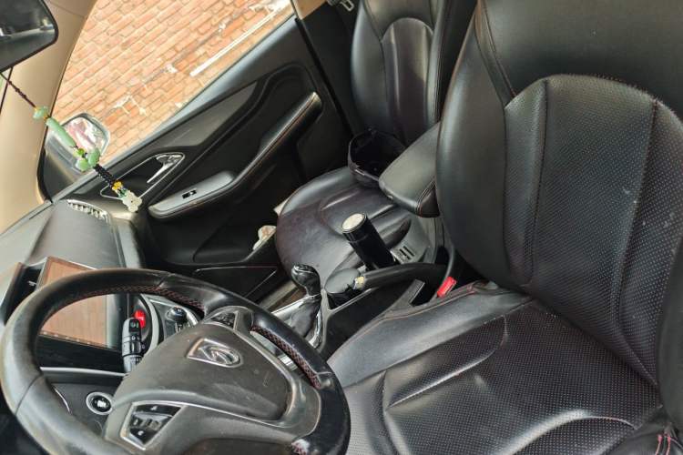 Used Baojun 560 2015 1.8L manual luxury version Left Front Seat