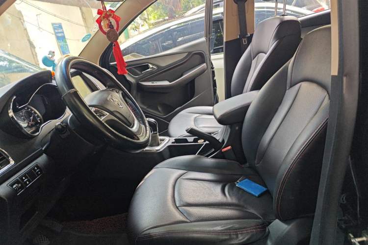 Used Baojun 560 2015 1.8L manual luxury version Left Front Seat