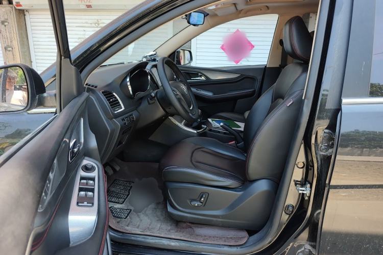 Used Baojun 560 2015 1.8L manual luxury version Left Front Seat