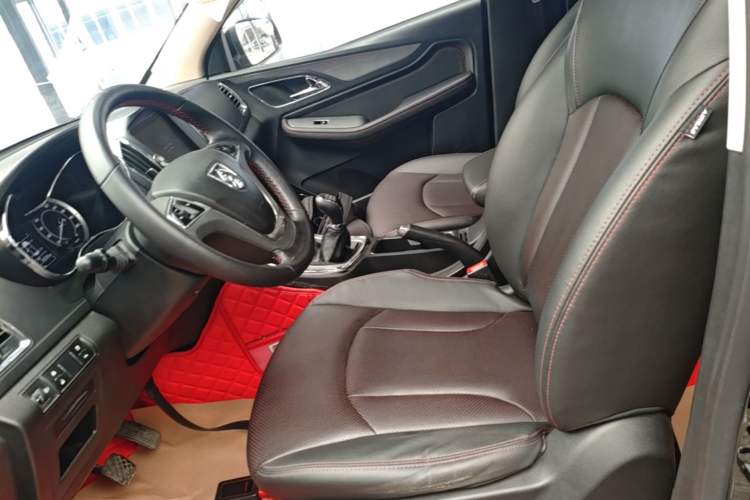 Used Baojun 560 2015 1.8L manual luxury version Left Front Seat
