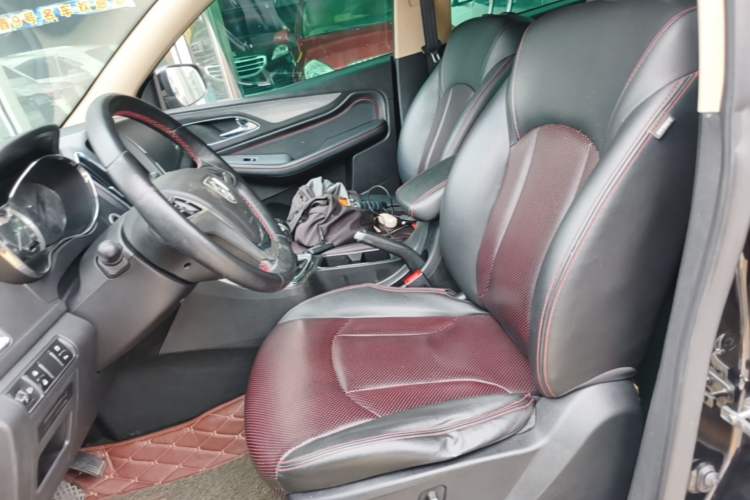 Used Baojun 560 2015 1.8L manual luxury version Left Front Seat