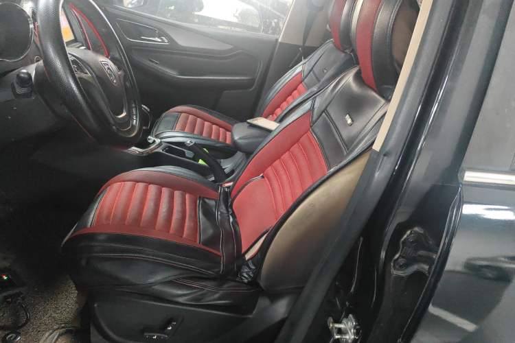 Used Baojun 560 2015 1.8L manual luxury version Left Front Seat