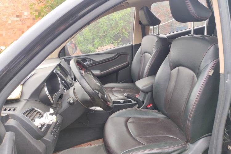 Used Baojun 560 2015 1.8L manual luxury version Left Front Seat