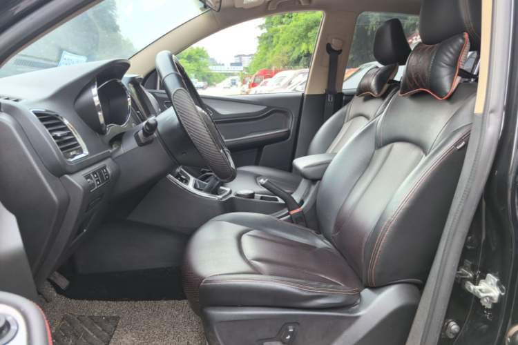 Used Baojun 560 2015 1.8L manual luxury version Left Front Seat