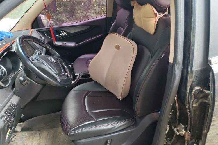 Used Baojun 560 2015 1.8L manual luxury version Left Front Seat