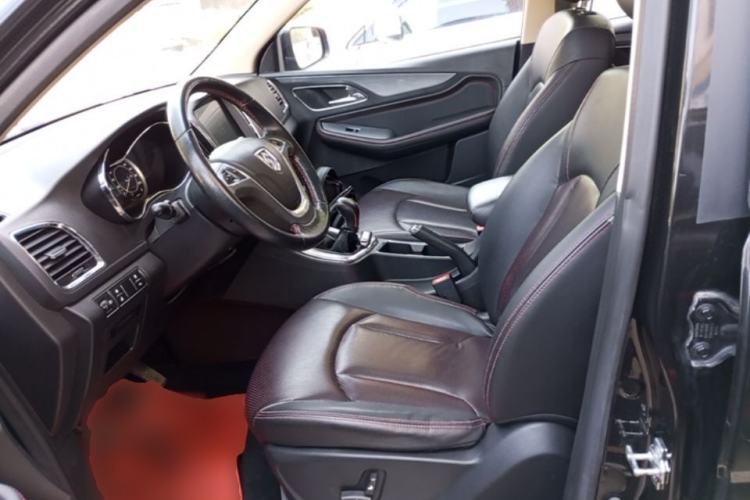 Used Baojun 560 2015 1.8L manual luxury version Left Front Seat